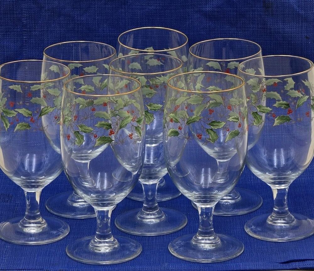 Royal Limited Holly Holiday Goblets Gold Rim Set of 8 Glasses